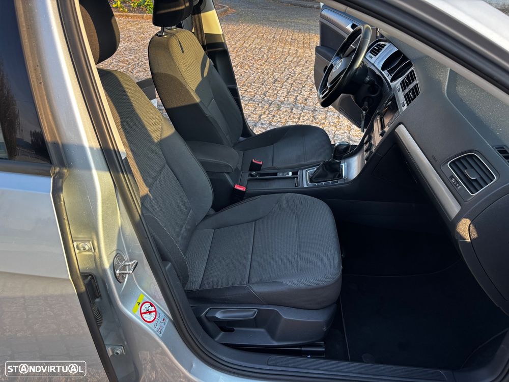 VW Golf Variant - 12