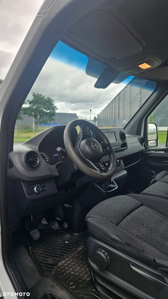 Mercedes-Benz Sprinter - 5