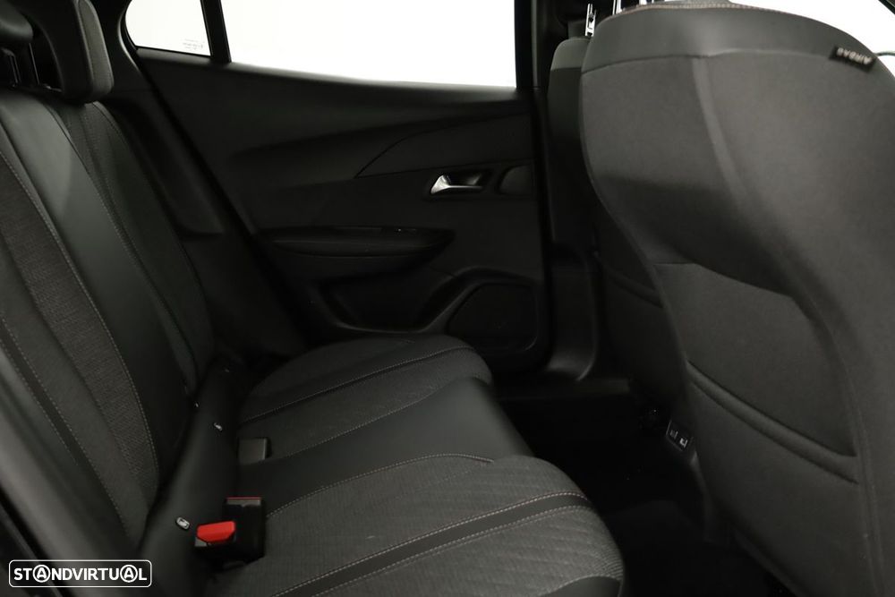 Peugeot 2008 1.2 PureTech Allure - 23