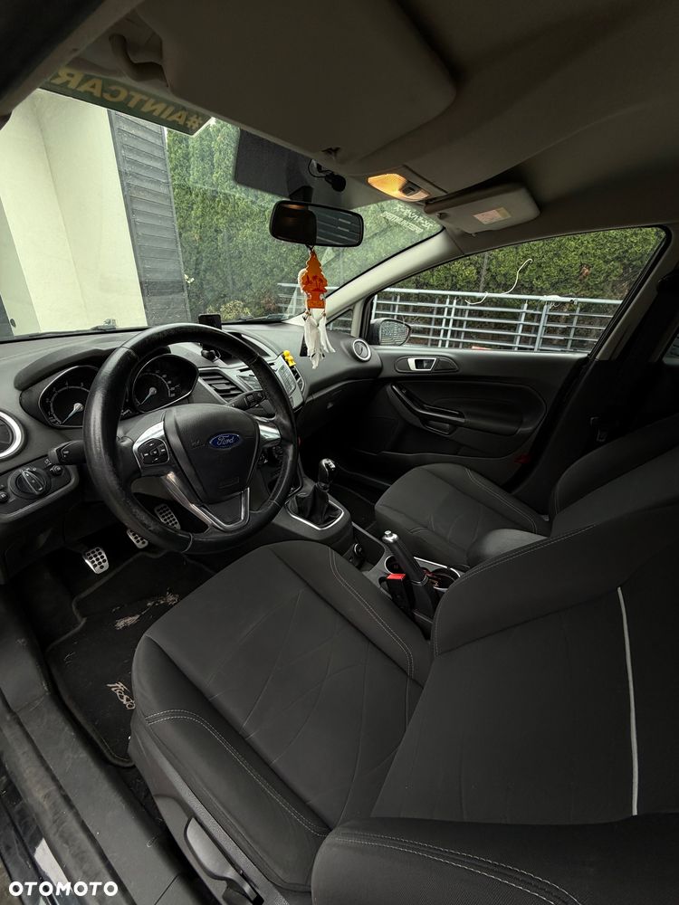 Ford Fiesta - 8