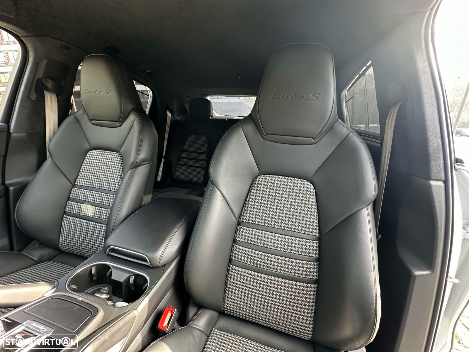 Porsche Cayenne Coupé Turbo S E-Hybrid - 31