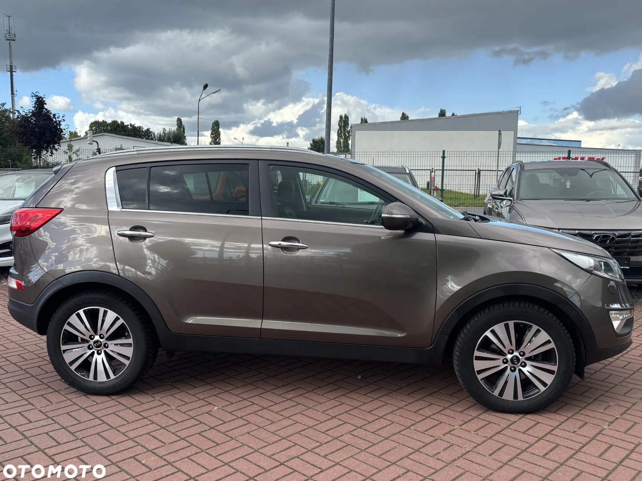 Kia Sportage 2.0 CRDI 4WD Automatik Spirit - 11