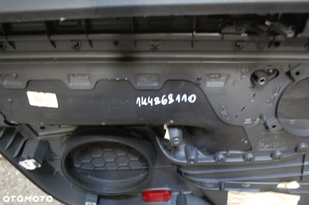 BOCZEK TAPICERKA DRZWI PRAWY PRZÓD PRZEDNIA PRAWA 1K4868110 VW GOLF V KOMBI 5D - 4