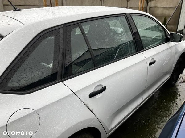 DRZWI LEWE PRAWE PRZOD TYL SKODA RAPID LS9R KPL