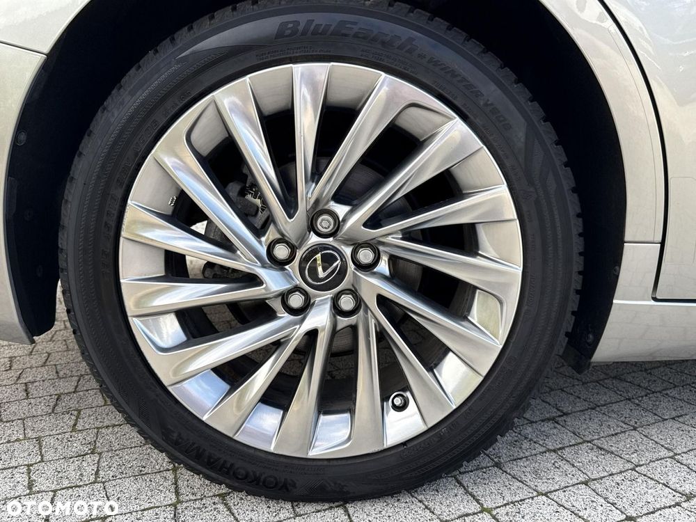 Lexus ES 300h Prestige - 30