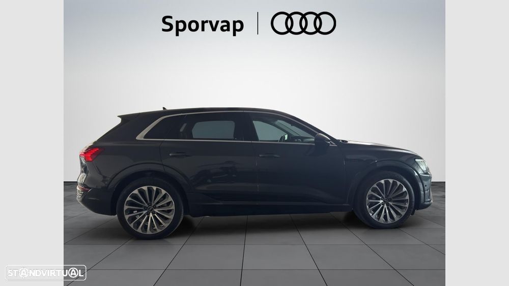 Audi Q8 e-Tron 55 quattro S line - 7
