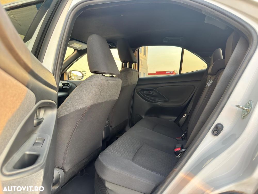 Toyota Yaris Cross 1.5 VVT-i HSD 4x4 Exclusive Adventure - 9