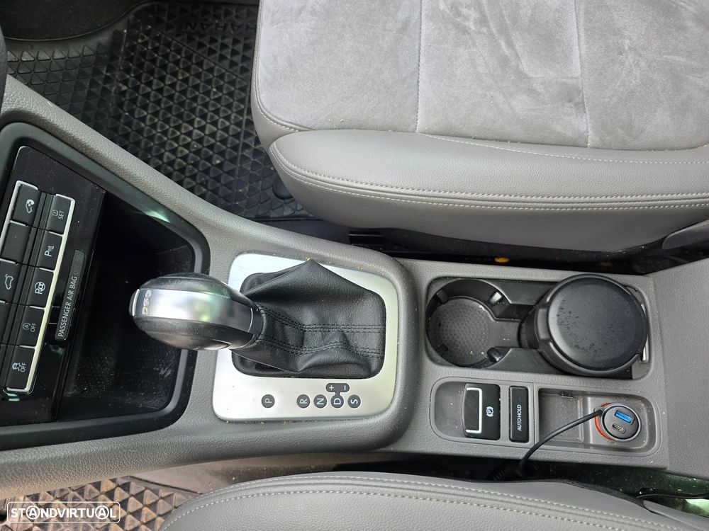 VW Sharan 2.0 TDI Blue Highline DSG - 9