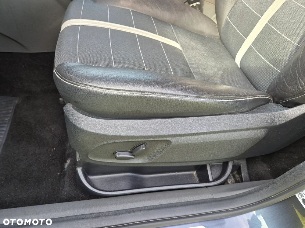 Ford Kuga - 8