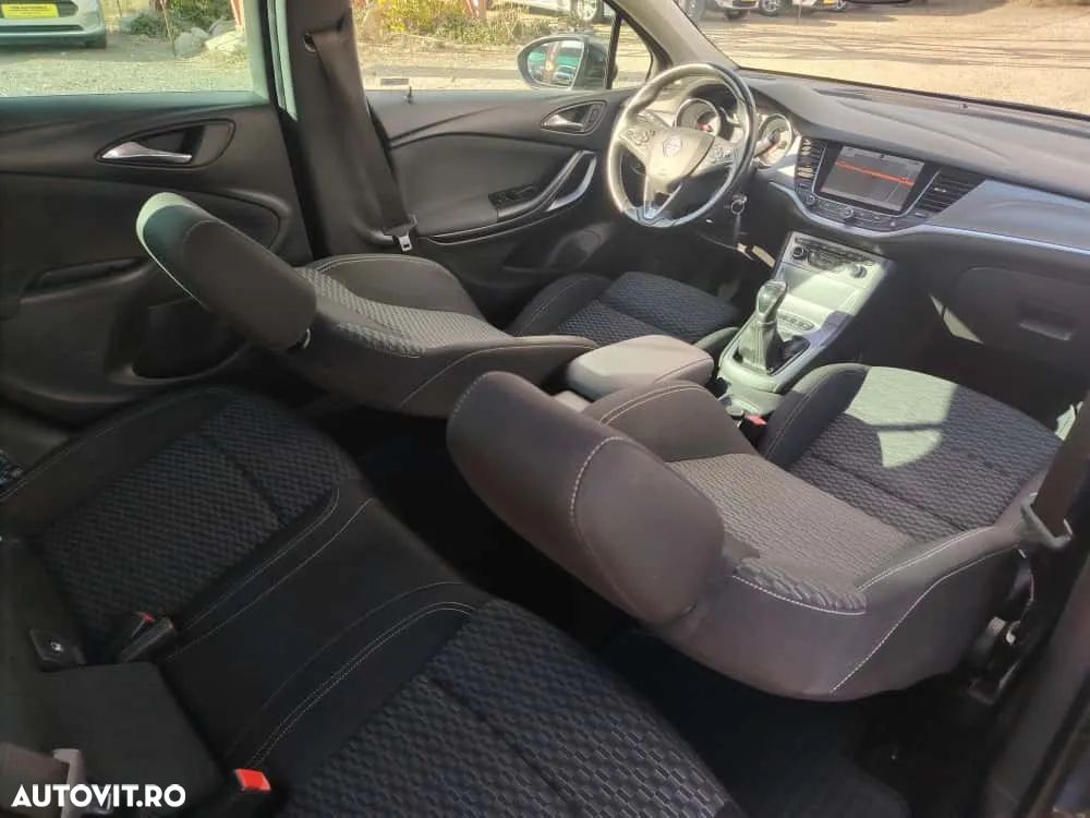 Opel Astra 1.6 D Start/Stop Sports Tourer Edition - 16