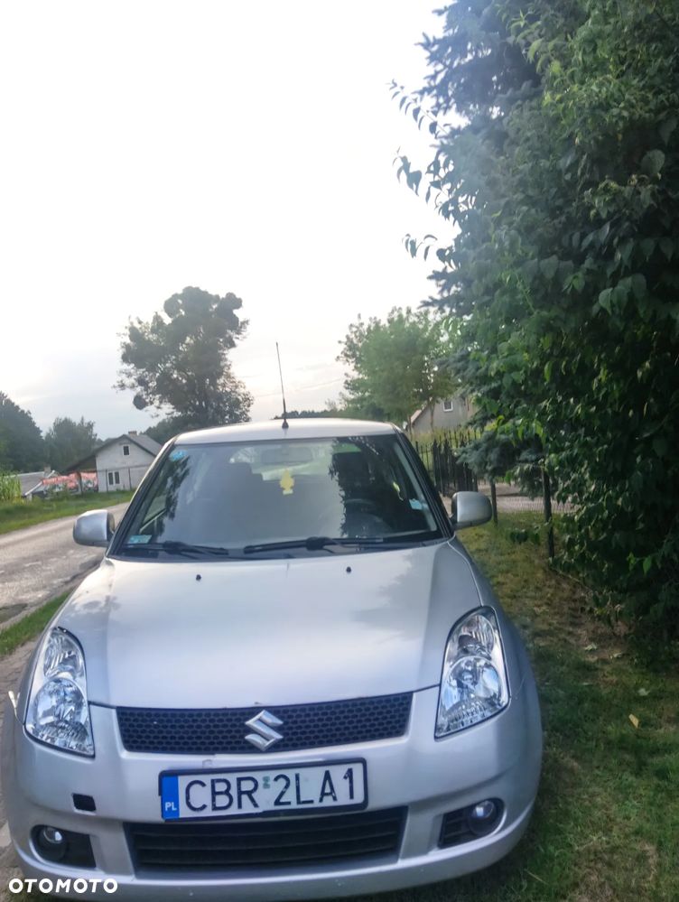 Suzuki Swift - 4