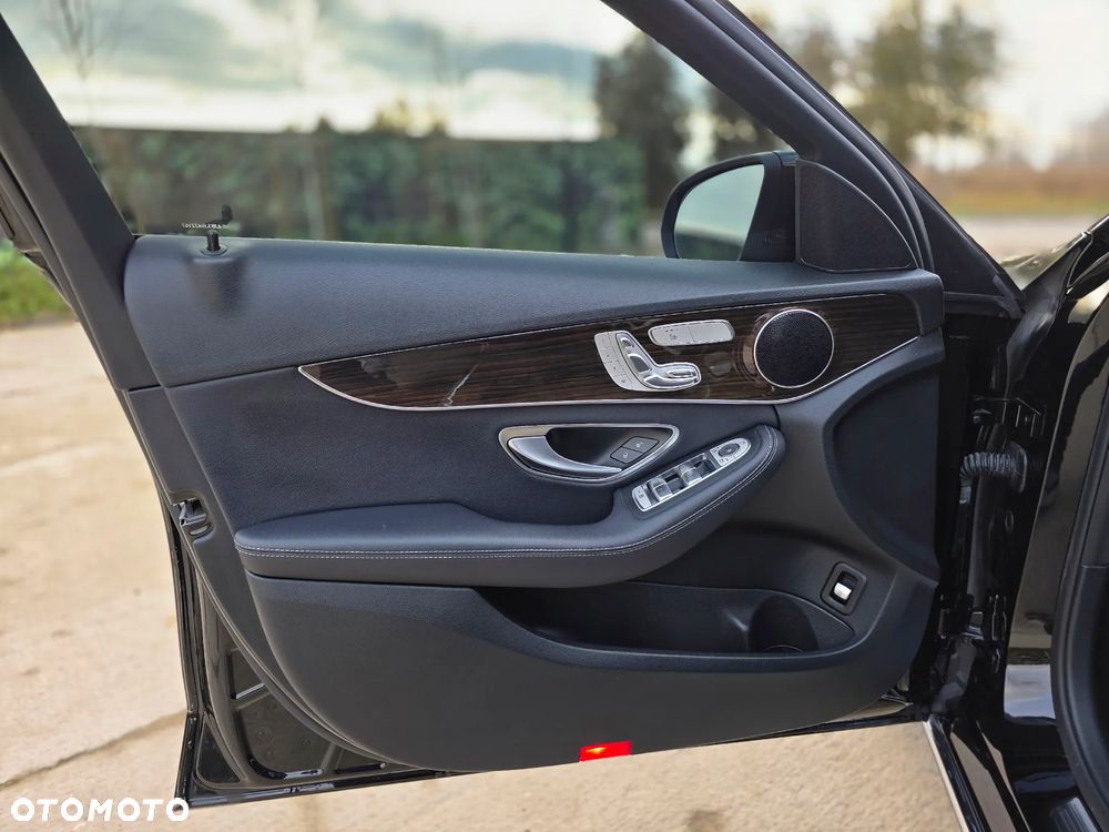 Mercedes-Benz Klasa C 300 9G-TRONIC Avantgarde - 21