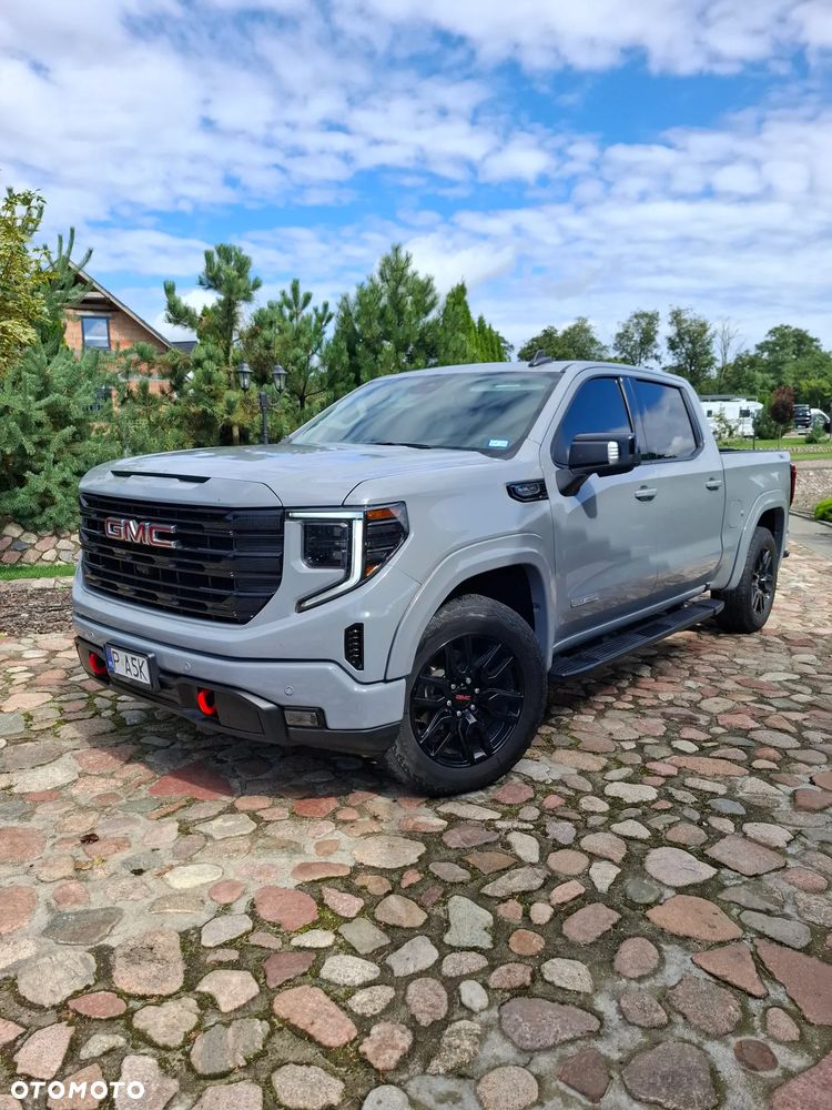 GMC Sierra - 2