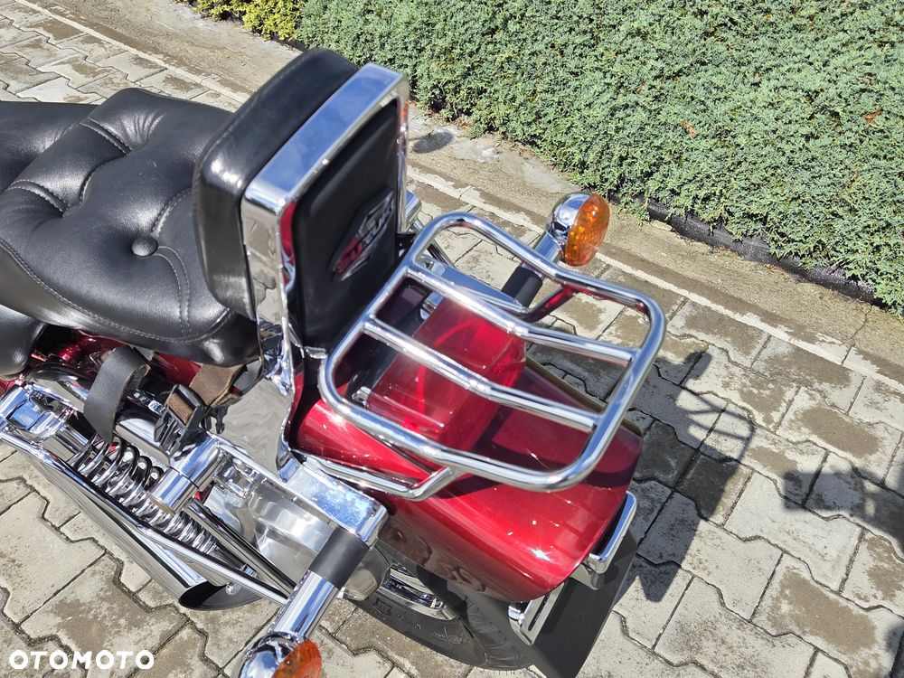 Suzuki Intruder - 32