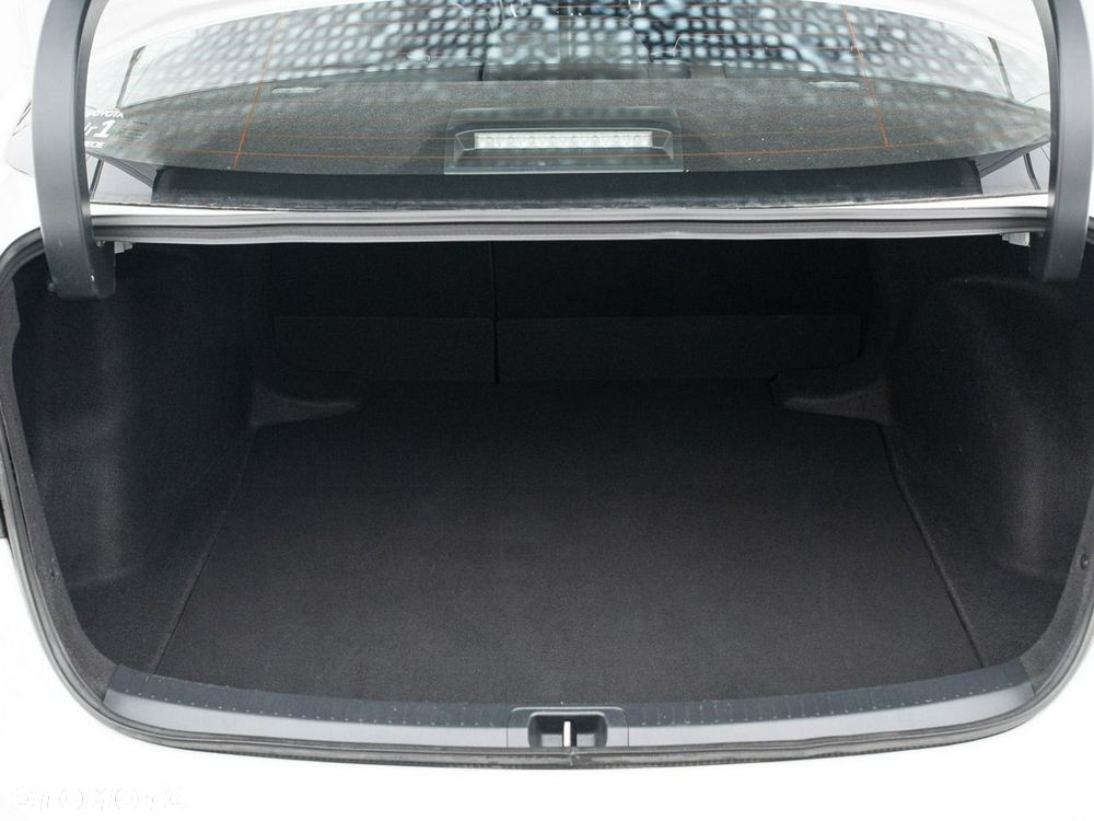 Toyota Corolla 1.5 Comfort - 26