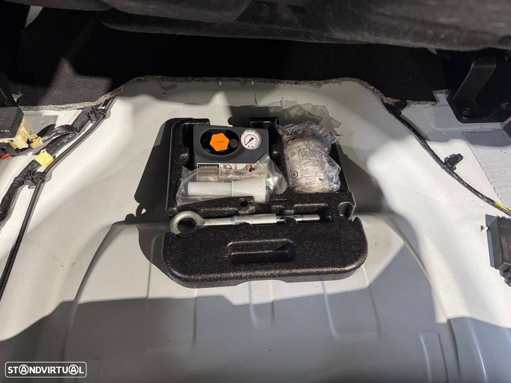 Volvo V60 1.6 D2 Drive R-Design Start/Stop - 16