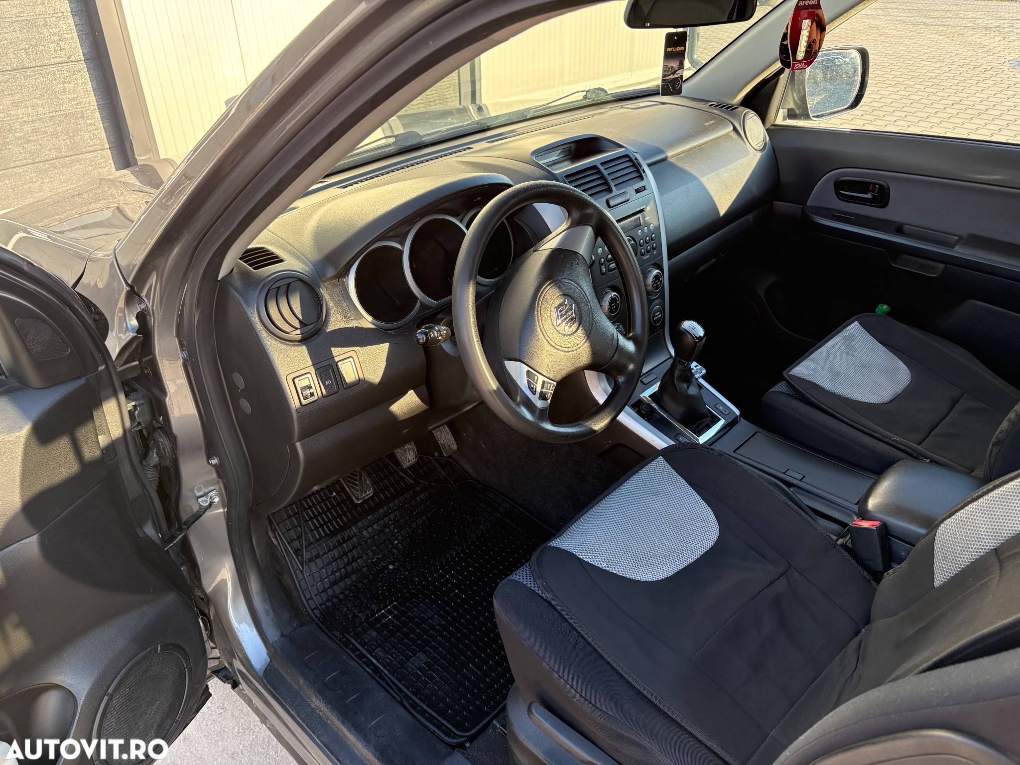 Suzuki Grand Vitara 1.9 DDiS Comfort DPF - 9
