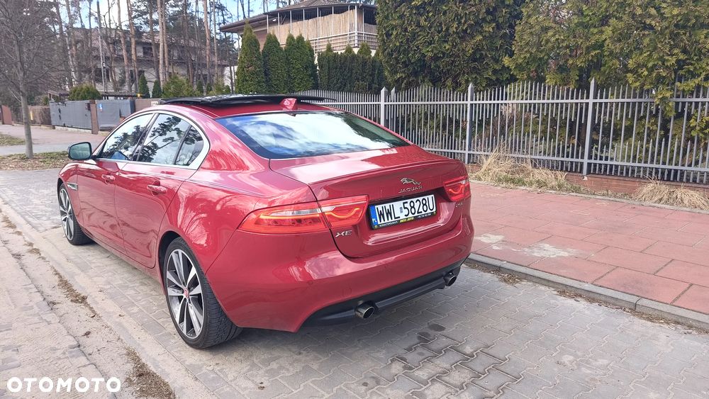 Jaguar XE 25t Prestige - 7