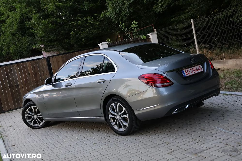 Mercedes-Benz C 220 CDI DPF BlueEFFICIENCY 7G-TRONIC Avantgarde Edition - 6