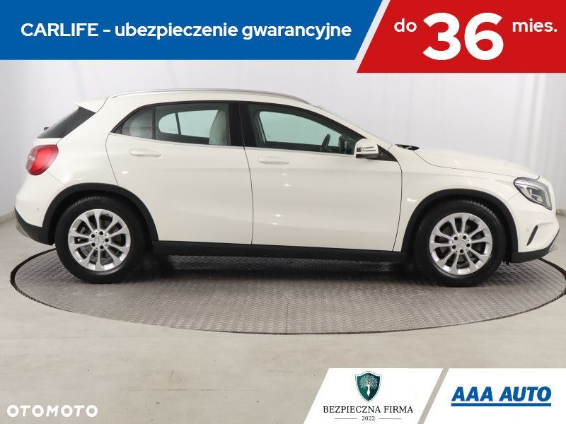 Mercedes-Benz GLA - 7