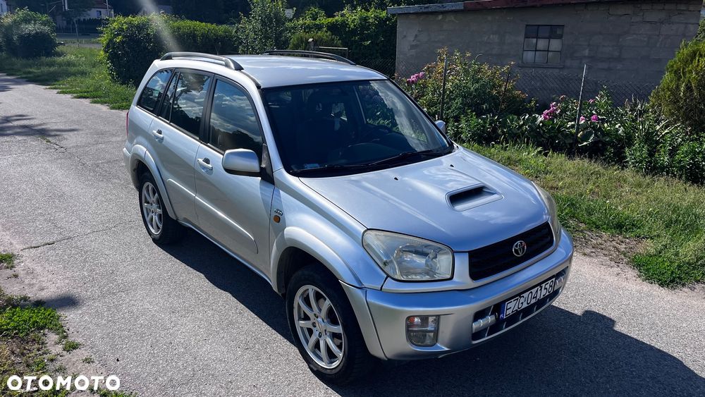 Toyota RAV4 2.0 D-4D 4x4 - 2