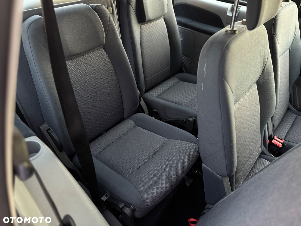 Ford Galaxy 2.0 Ghia - 14