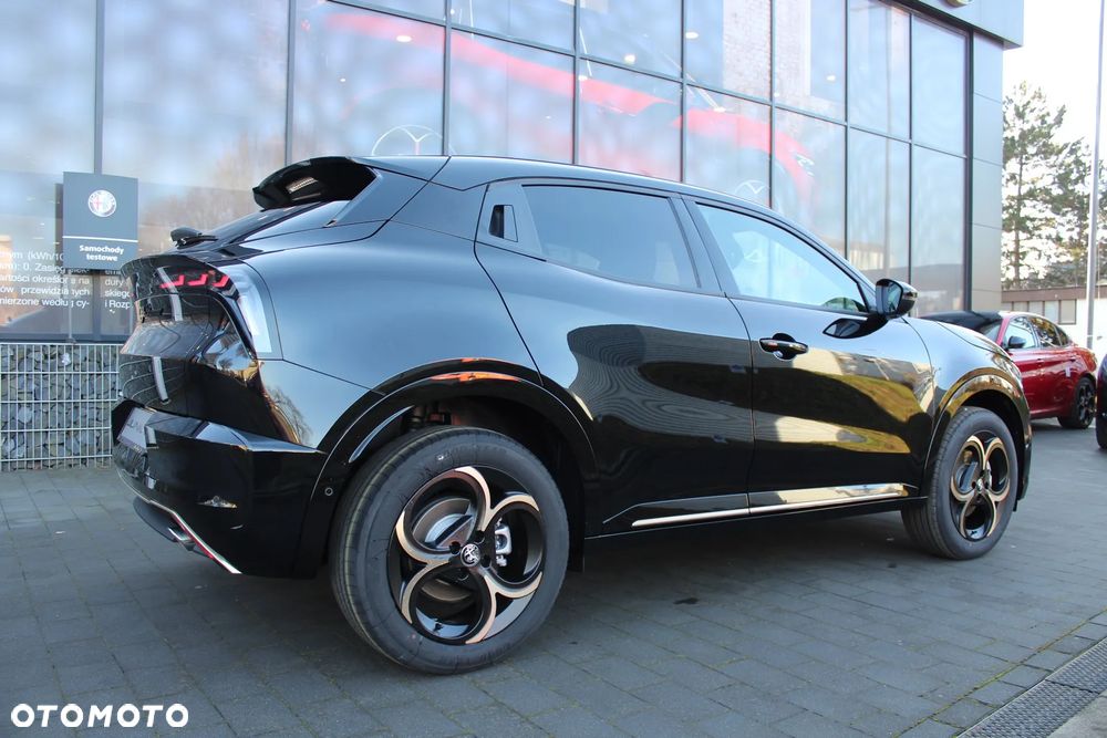 Alfa Romeo Junior 1.2 mHEV Ibrida Intensa Q4 eDCT - 4