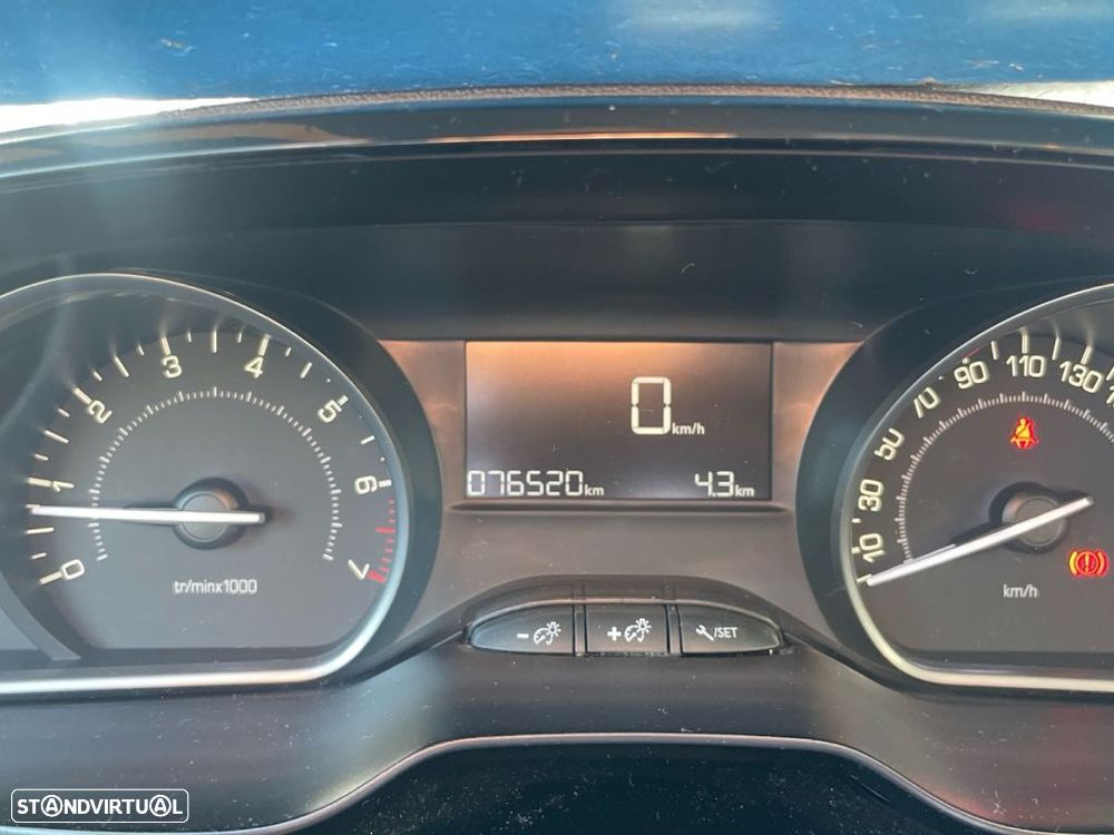 Peugeot 208 1.2 PureTech Style - 3