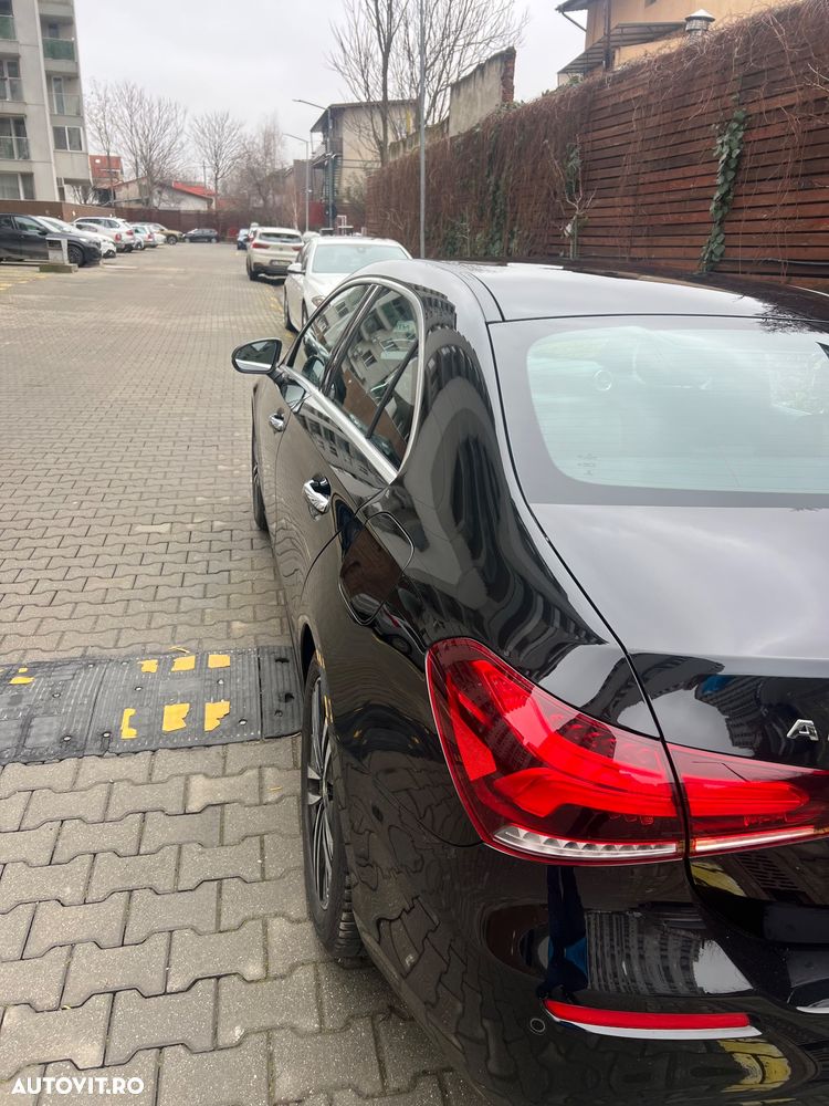 Mercedes-Benz A 220 d Sedan 8G-DCT - 4