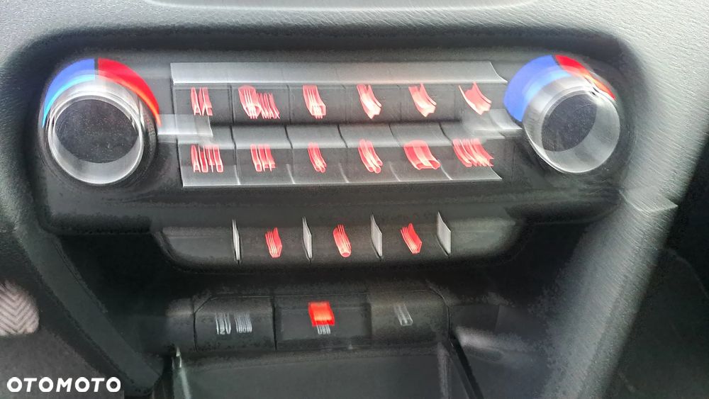 Kia Ceed - 14