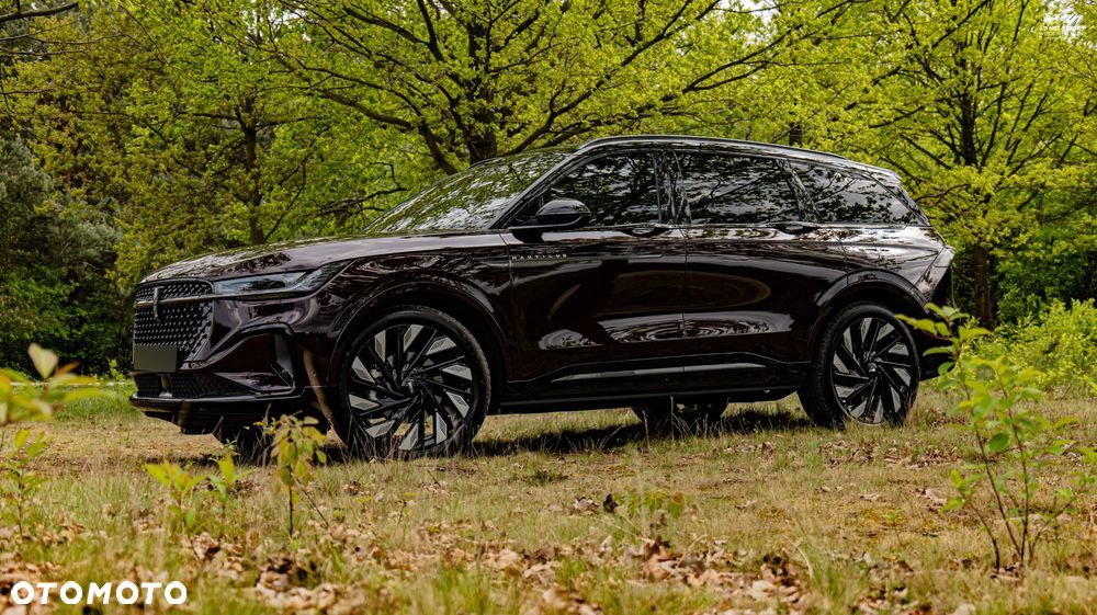 Lincoln Nautilus - 12
