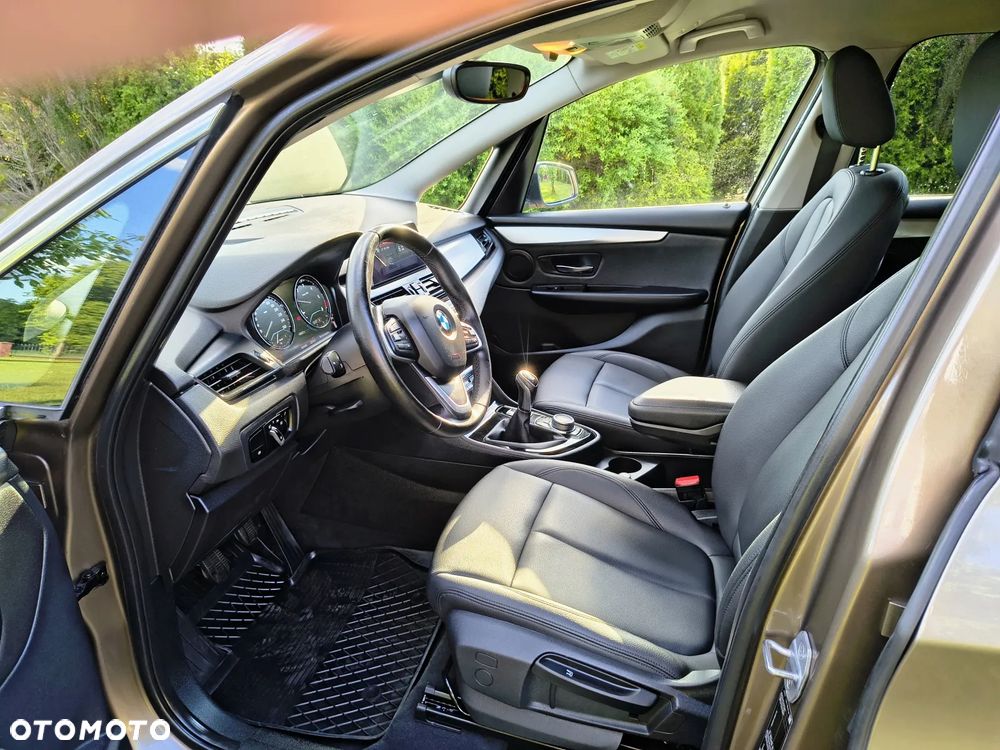 BMW Seria 2 216d GT - 10