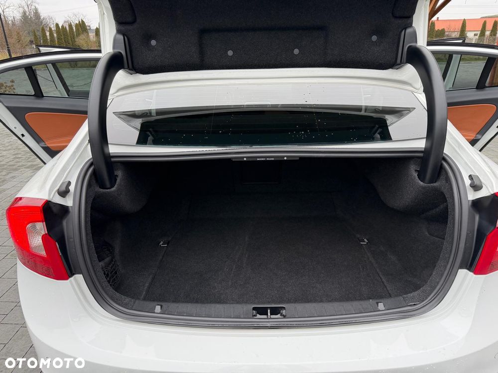 Volvo S60 2.5 T5 - 12