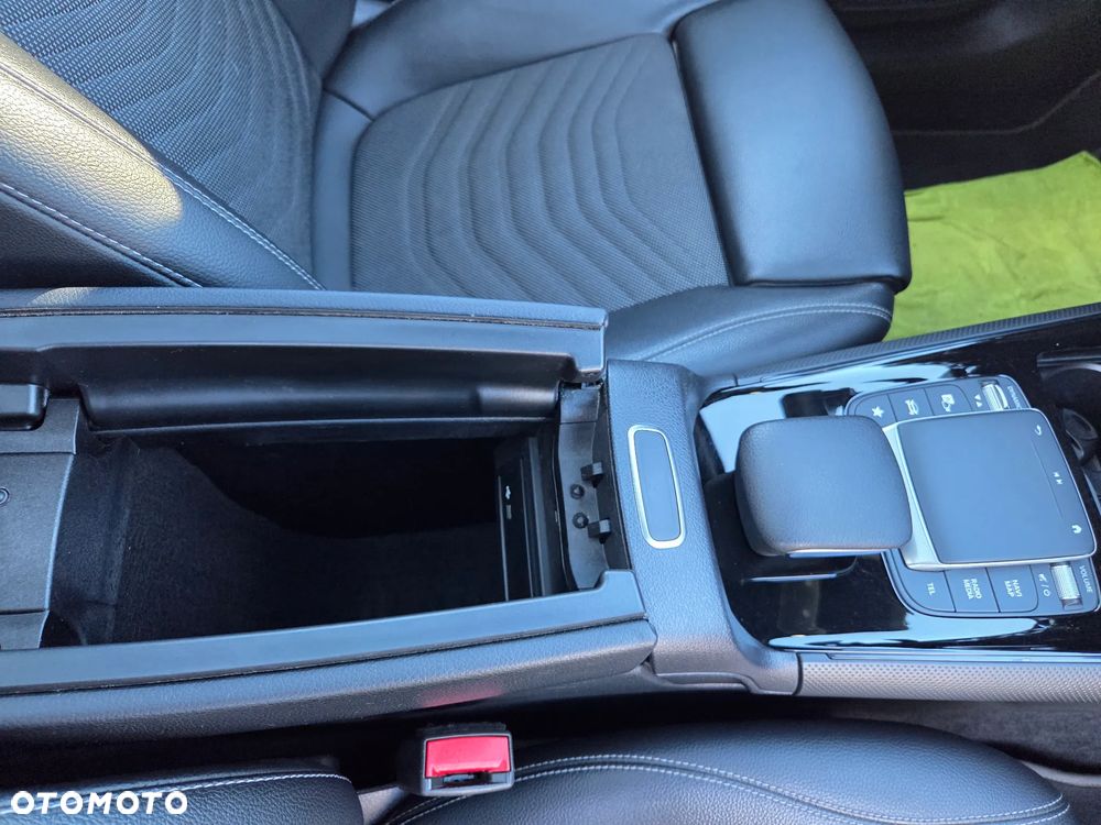 Mercedes-Benz GLB 200 d 4-Matic Progressive 8G-DCT - 20