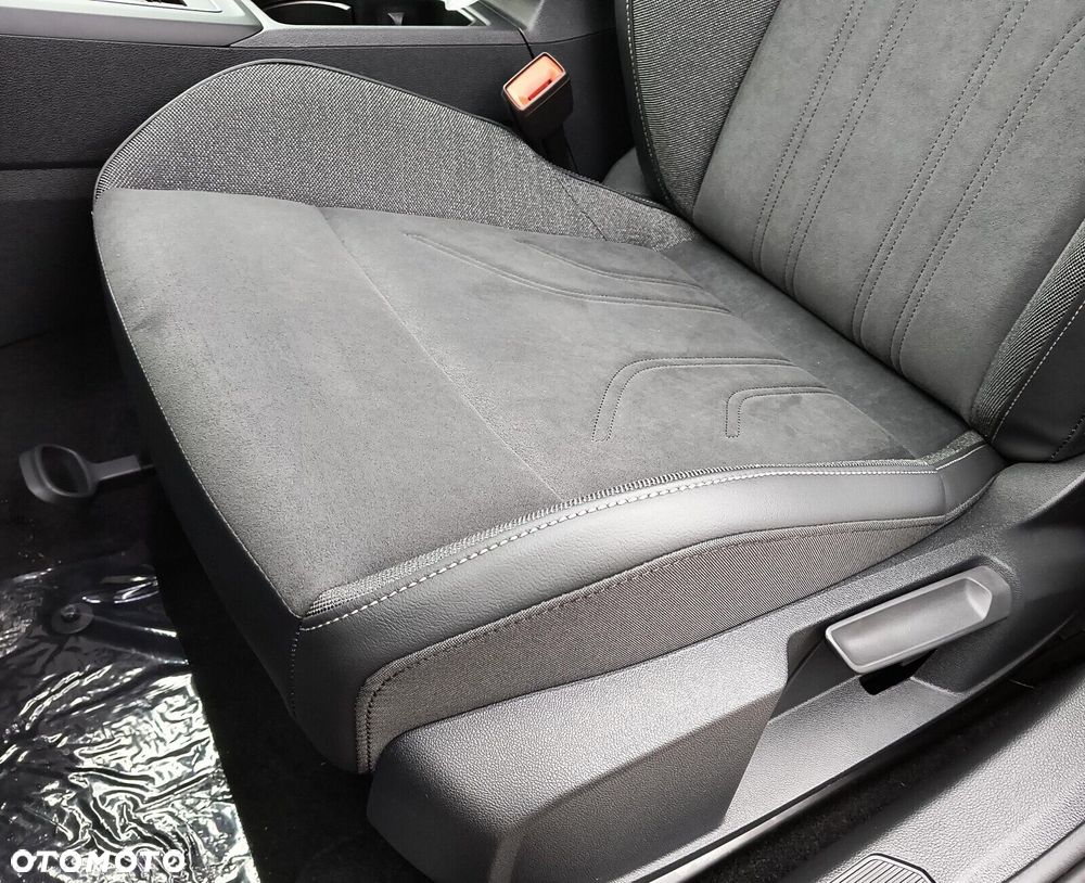 Volkswagen Golf - 11