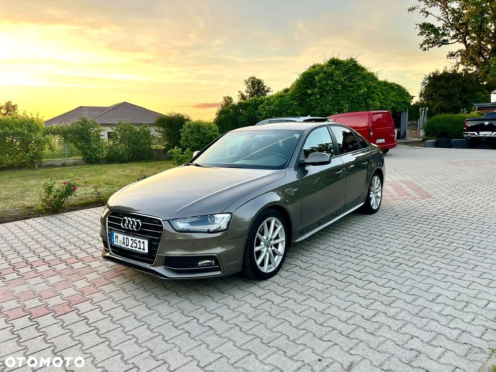 Audi A4 Limousine - 1