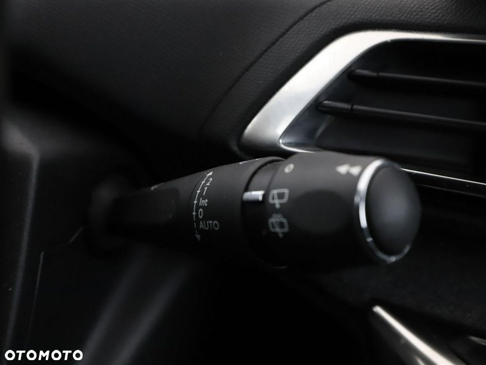Peugeot 3008 1.2 PureTech Road Trip S&S - 35