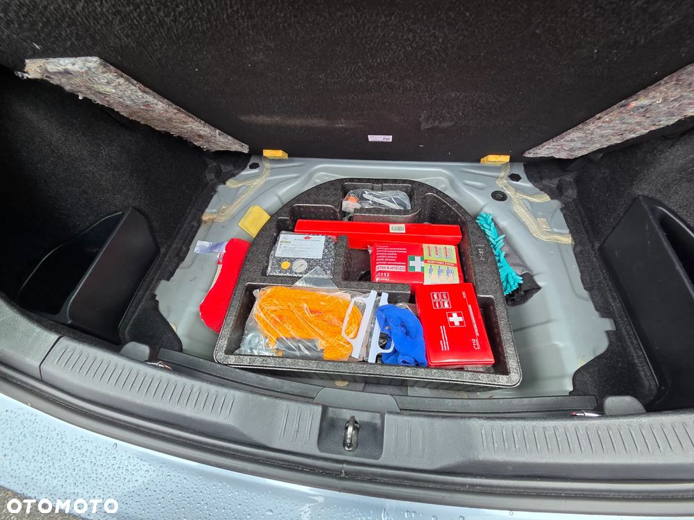 Toyota Auris 1.6 Premium - 18