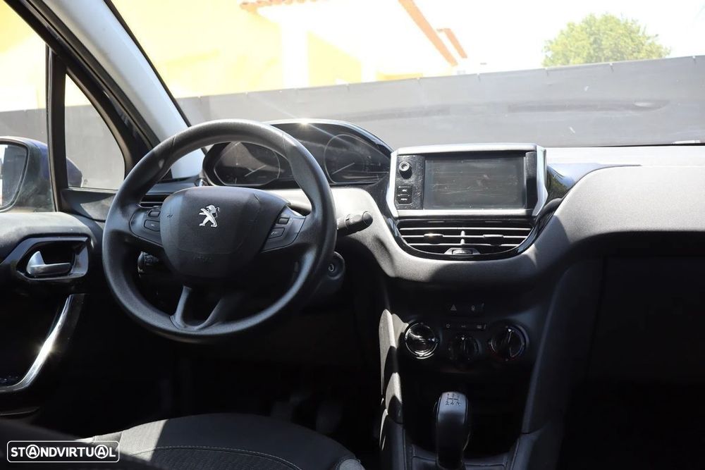Peugeot 208 - 3