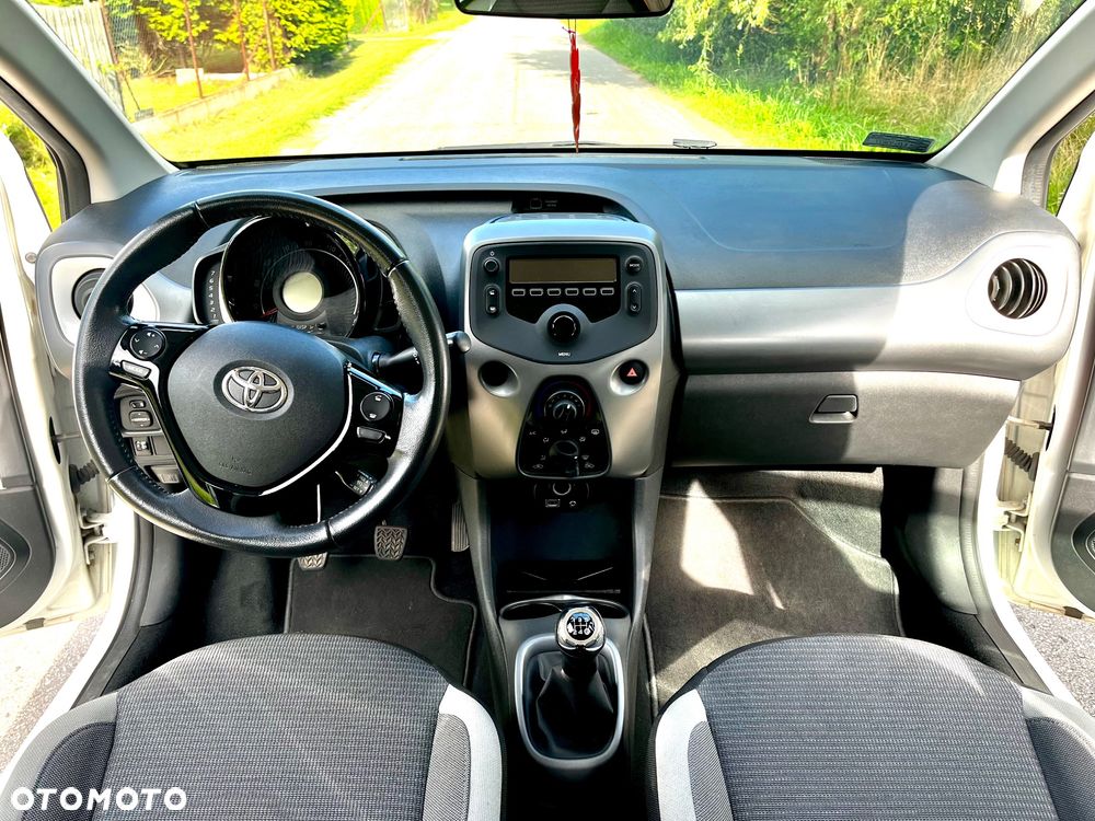 Toyota Aygo x-play - 7