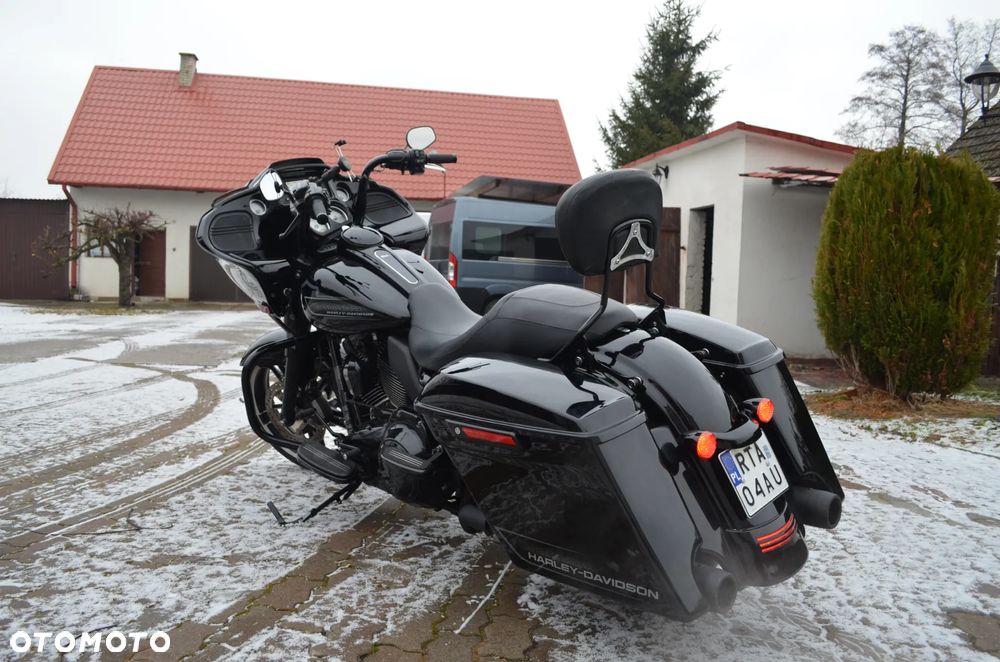Harley-Davidson Touring Street Glide - 11