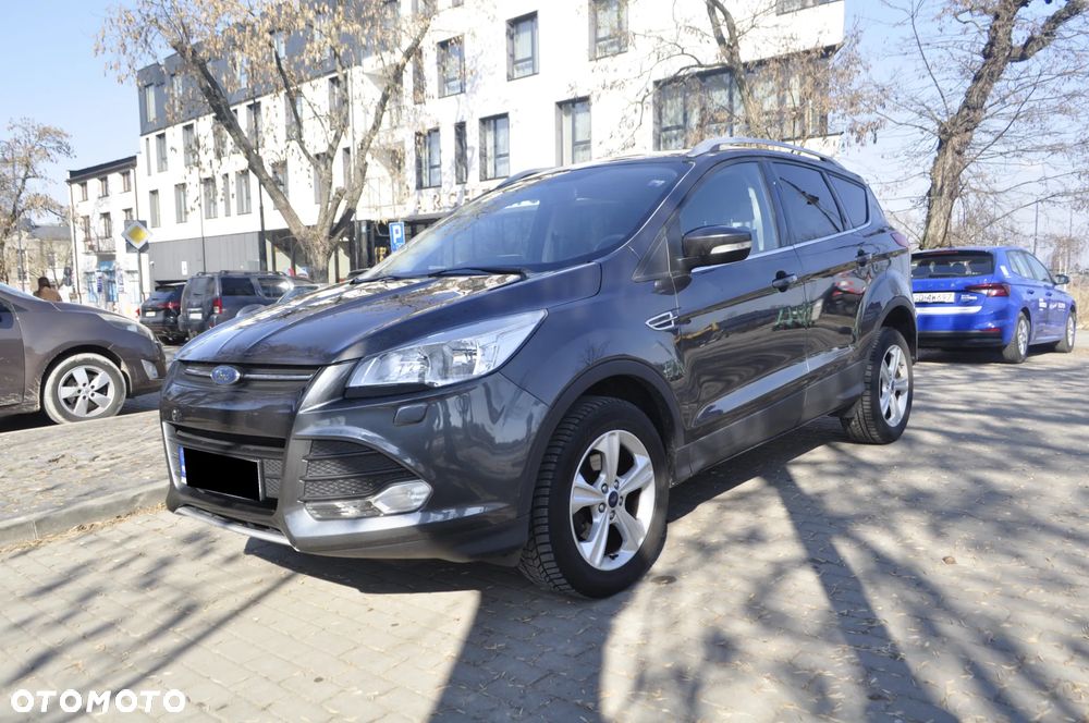 Ford Kuga 1.5 EcoBoost 2x4 Titanium - 2