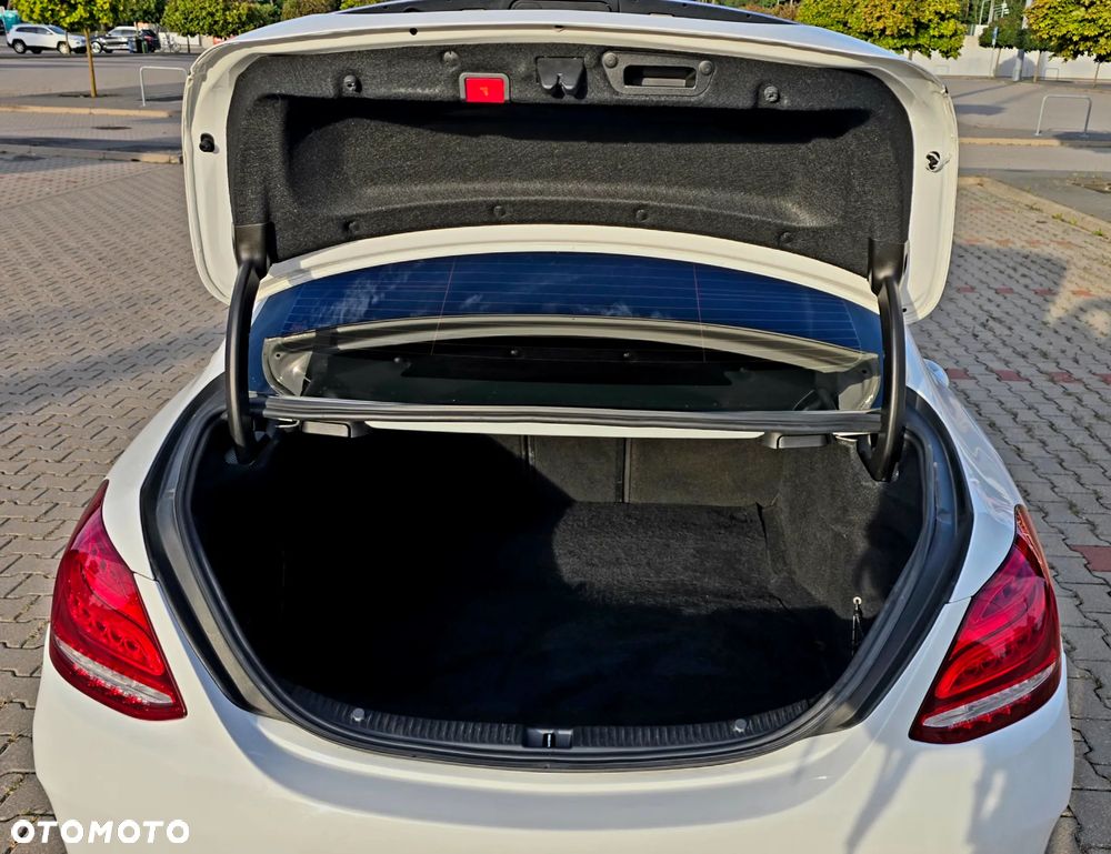 Mercedes-Benz Klasa C 300 7G-TRONIC - 9