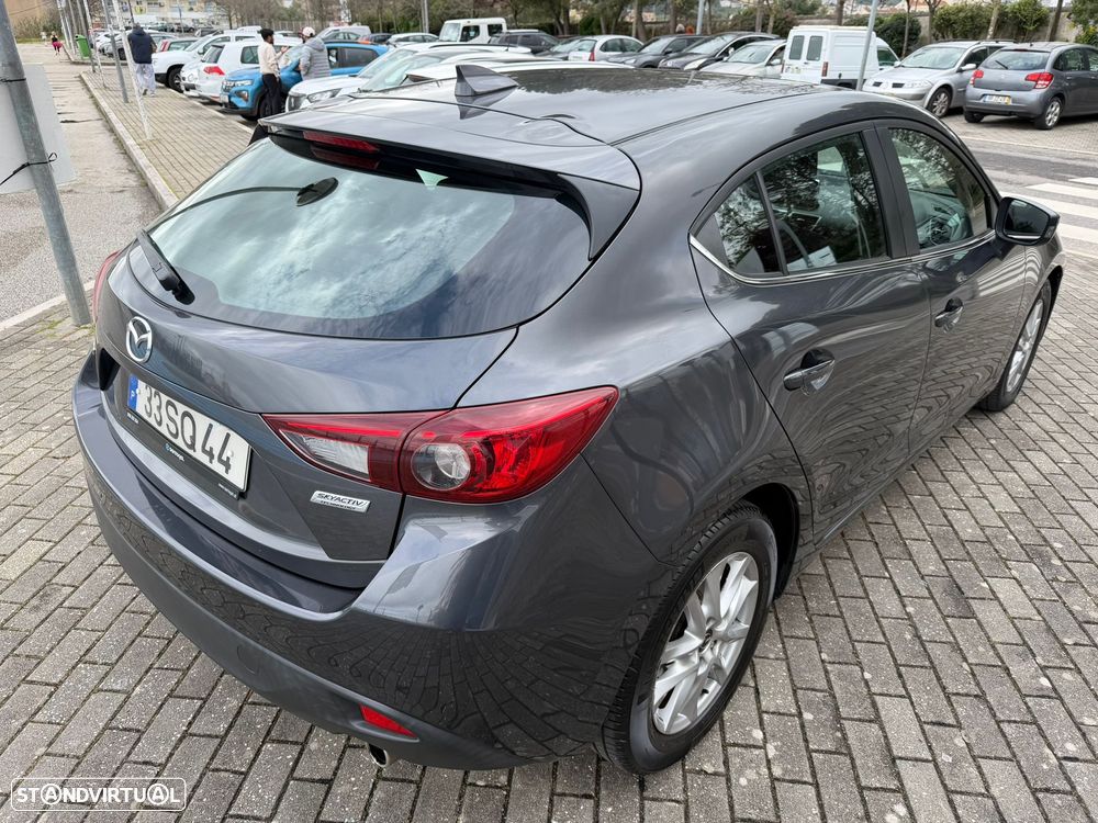 Mazda 3 Hatchback ver-1-5-sky--d-evolve - 4