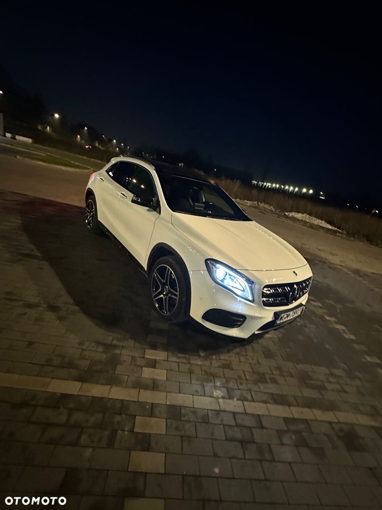 Mercedes-Benz GLA - 1