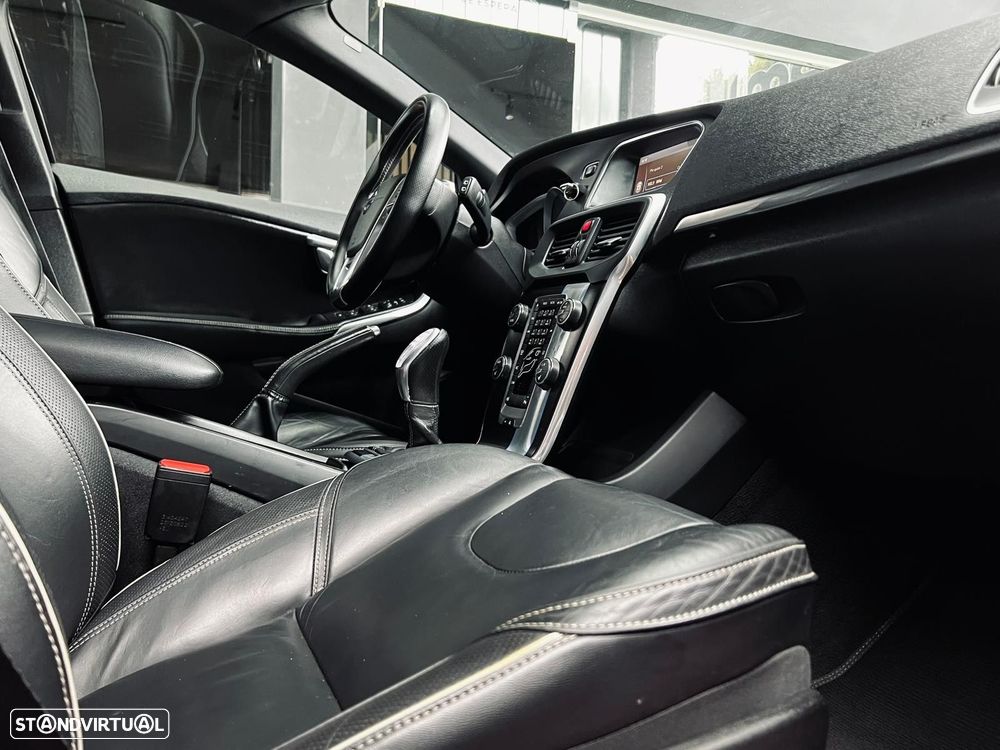 Volvo V40 1.6 D2 R-Design - 19