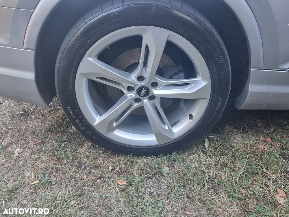 Audi Q7 - 10