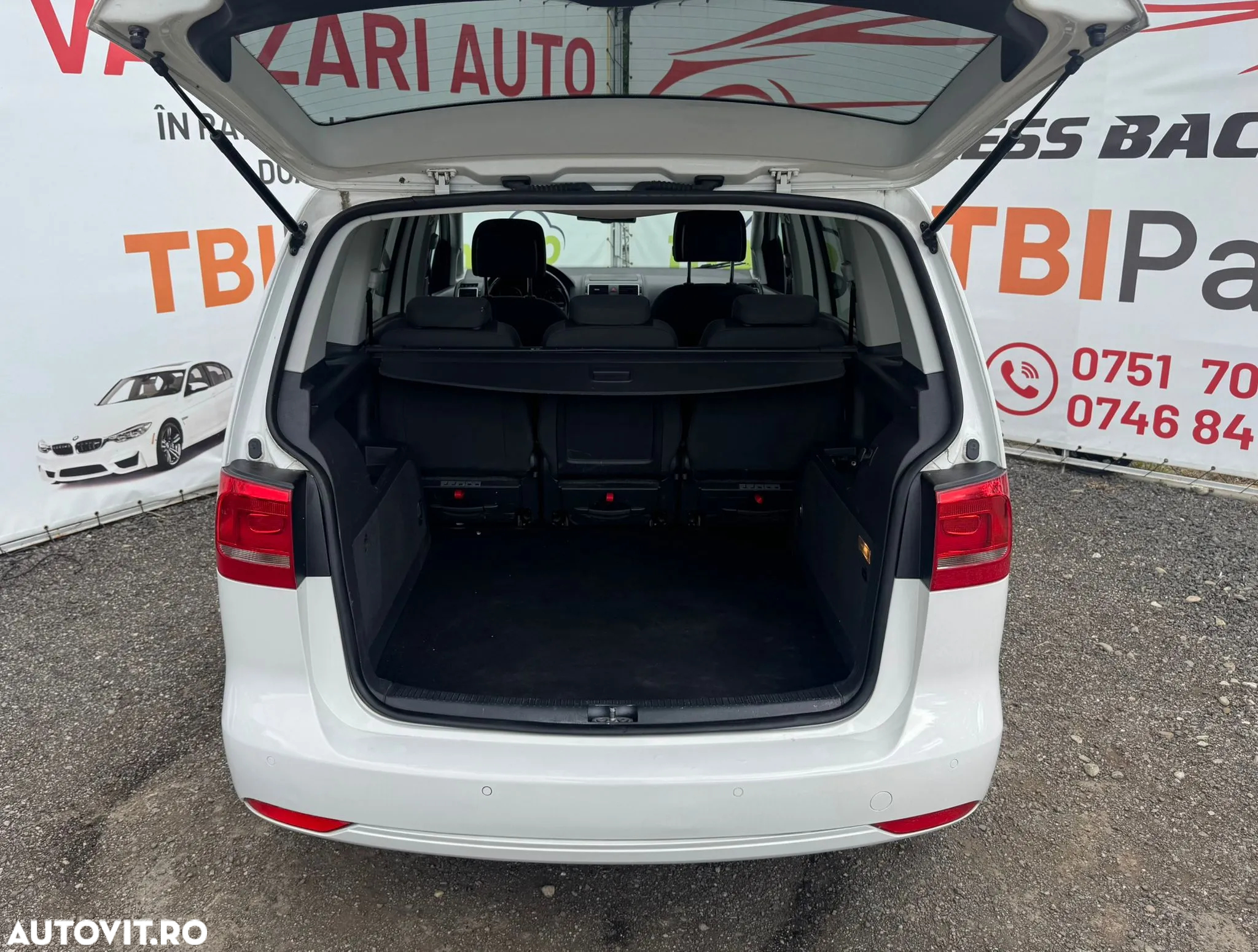 Volkswagen Touran 2.0 TDI DSG Comfortline - 23