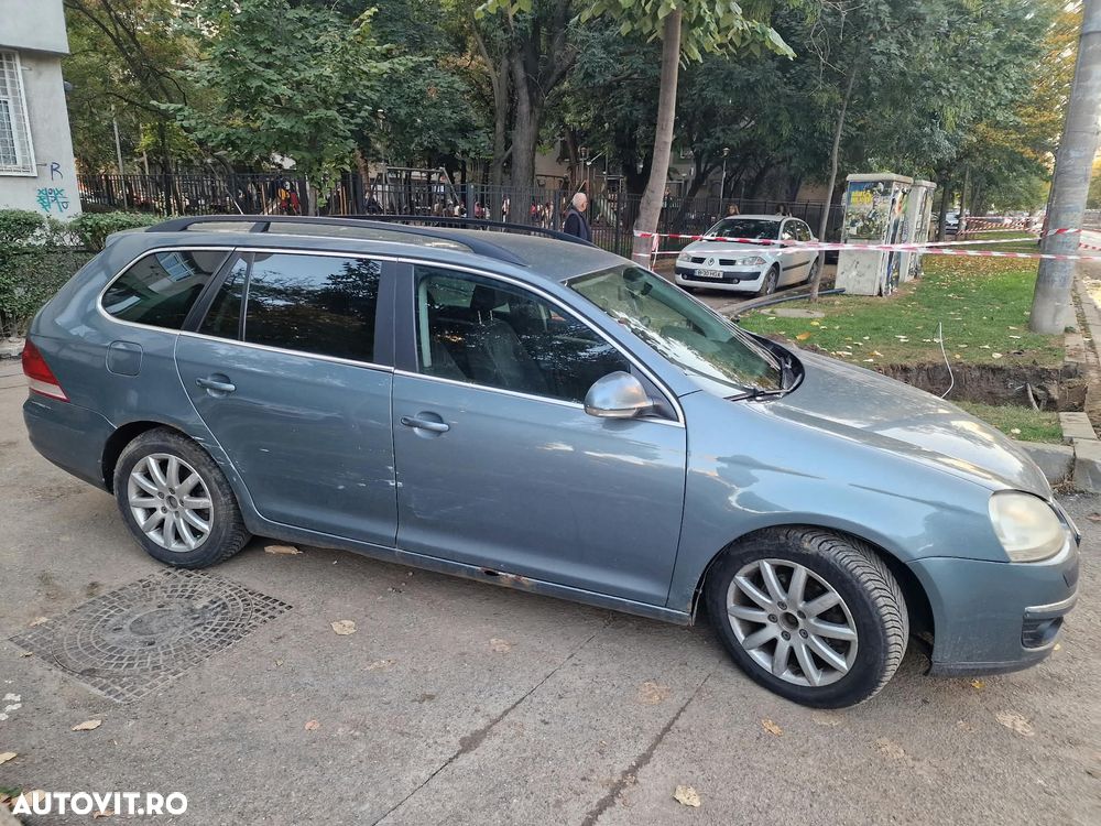 Volkswagen Golf - 2