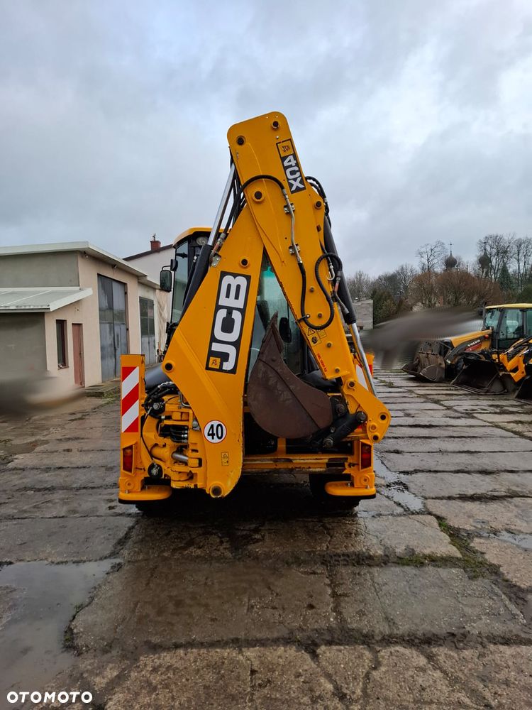 JCB 4CX - 26